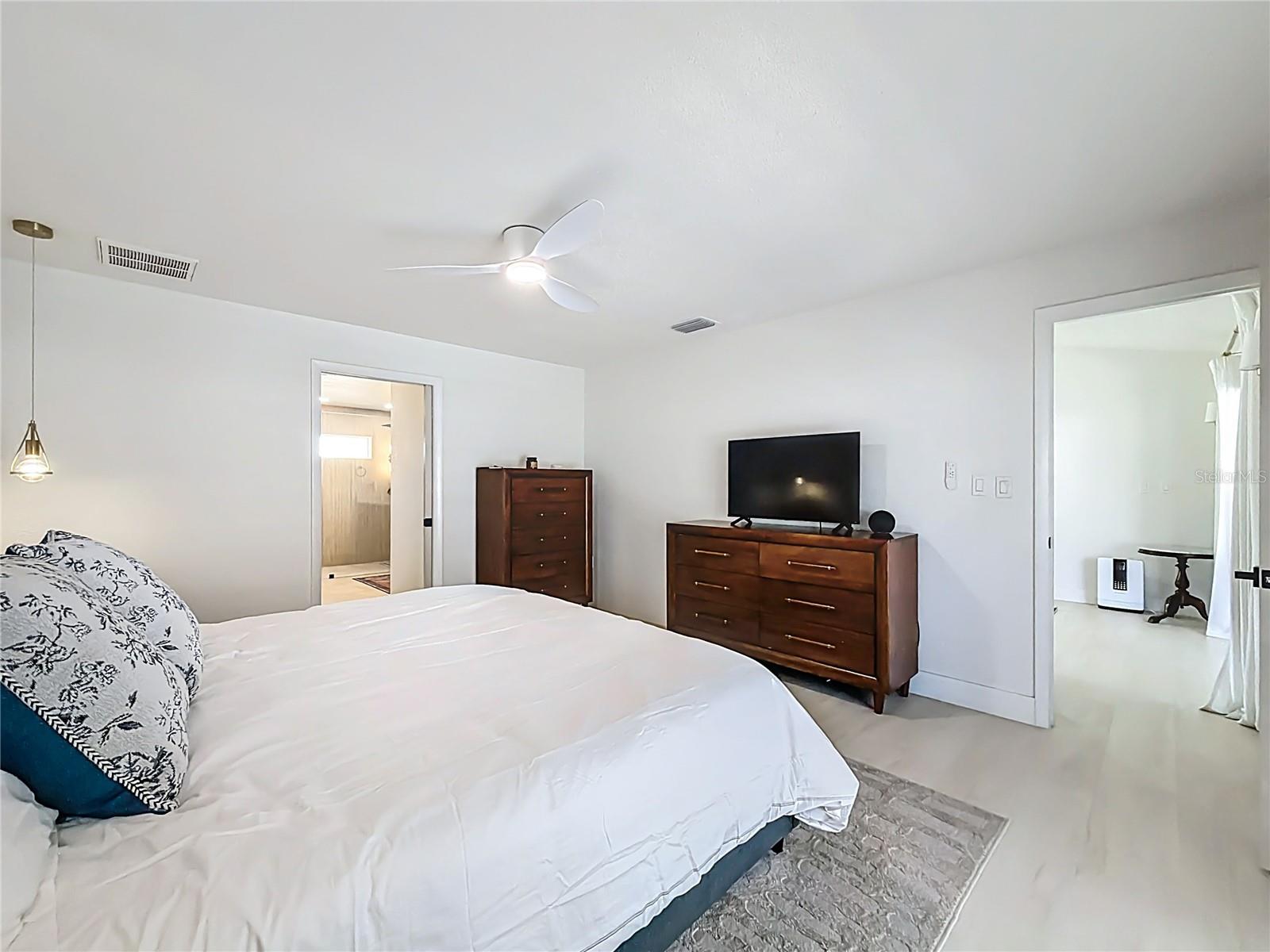 Image 16 of 39 For 2029 Spanish Pines Drive