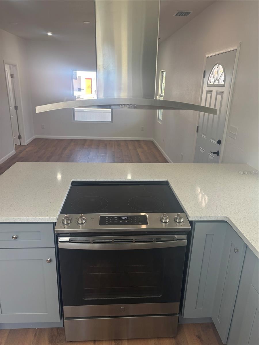 Image 3 of 27 For 1705 44th Street S