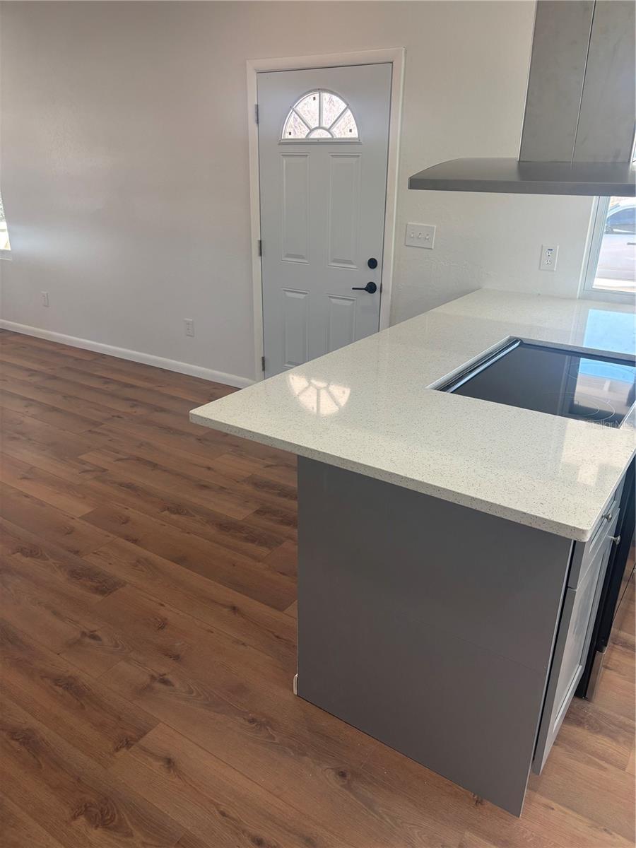 Image 4 of 27 For 1705 44th Street S