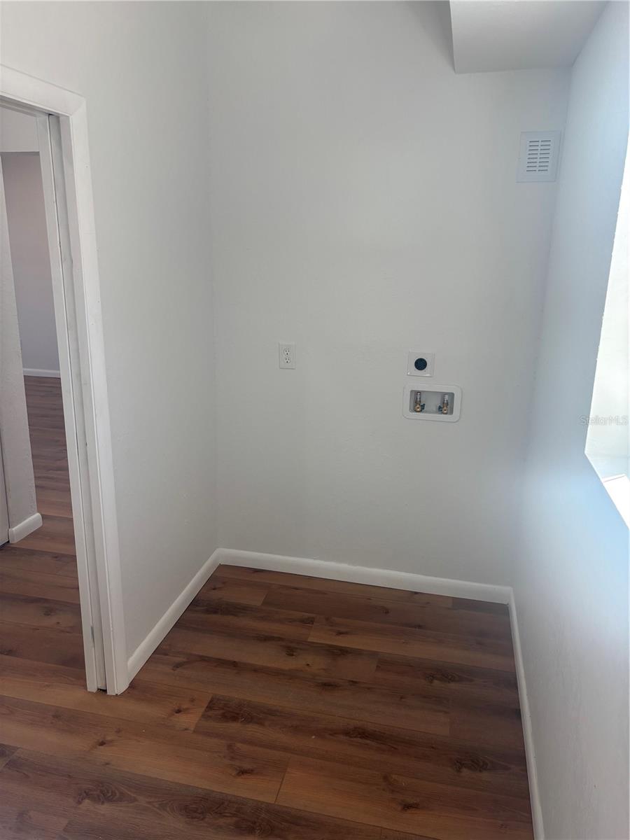 Image 8 of 27 For 1705 44th Street S