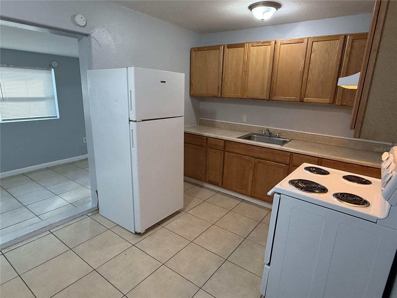 Image 5 of 9 For 933 Gibson Street