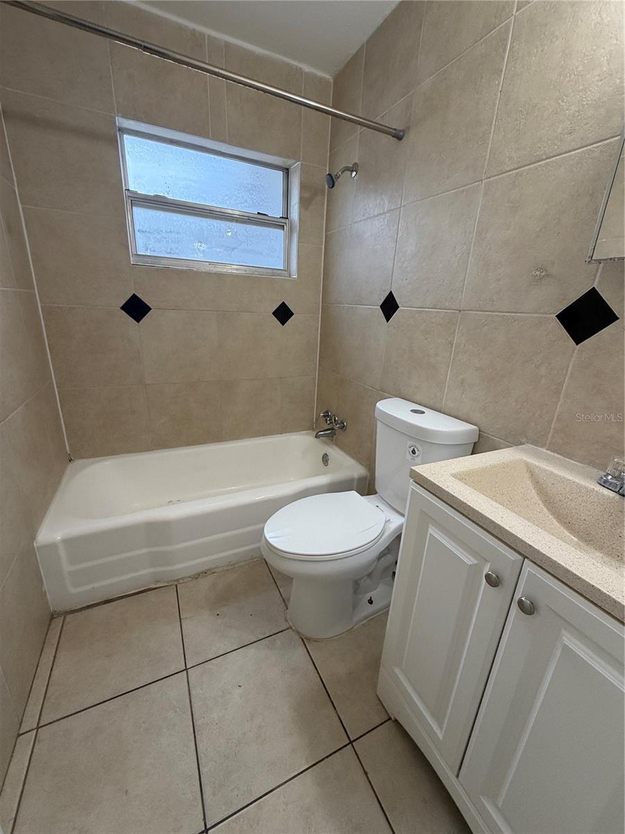 Image 7 of 9 For 933 Gibson Street