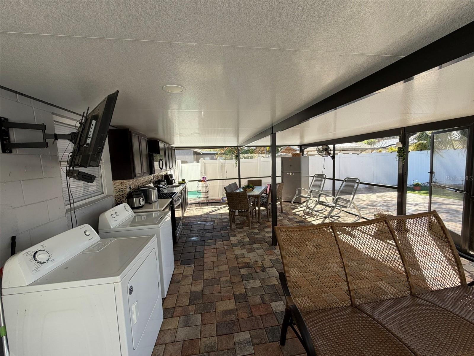 Image 11 of 43 For 911 Maydell Drive