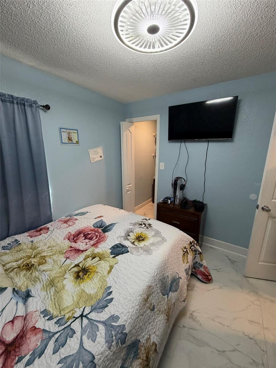 Image 18 of 43 For 911 Maydell Drive