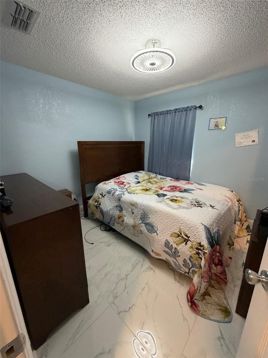 Image 19 of 43 For 911 Maydell Drive