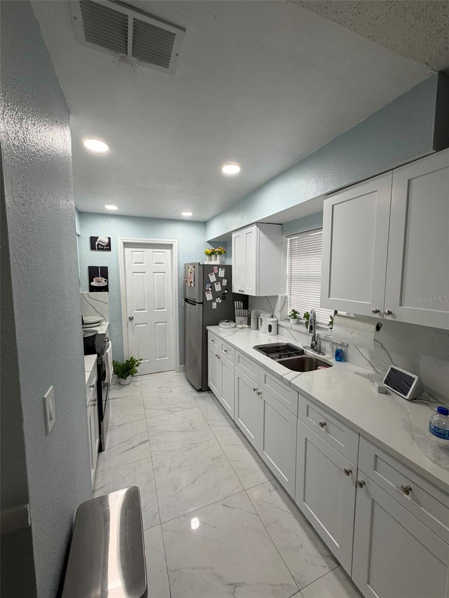 Image 29 of 43 For 911 Maydell Drive