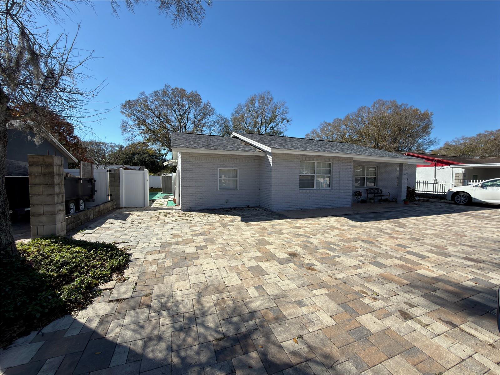 Image 4 of 43 For 911 Maydell Drive