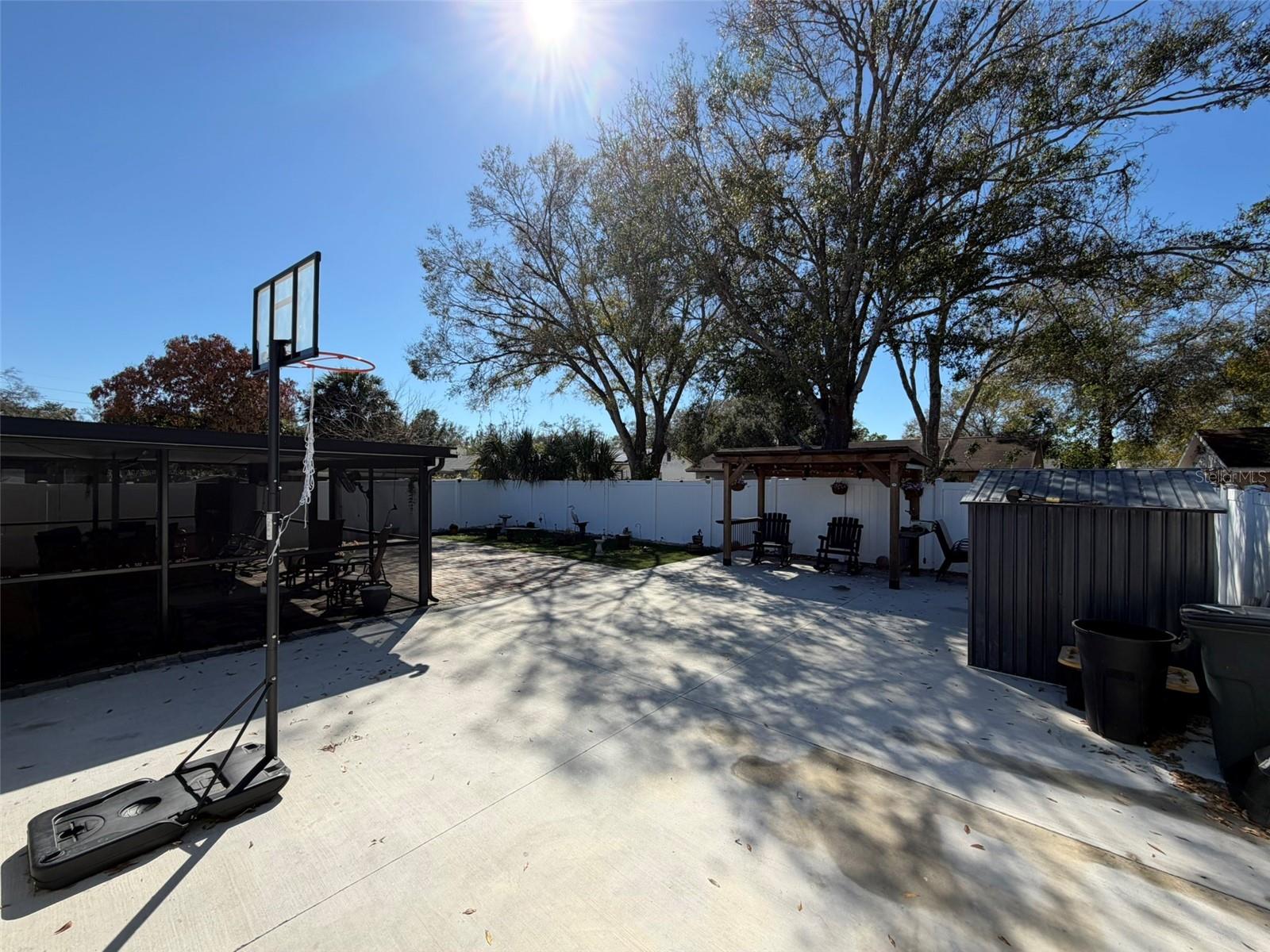 Image 41 of 43 For 911 Maydell Drive