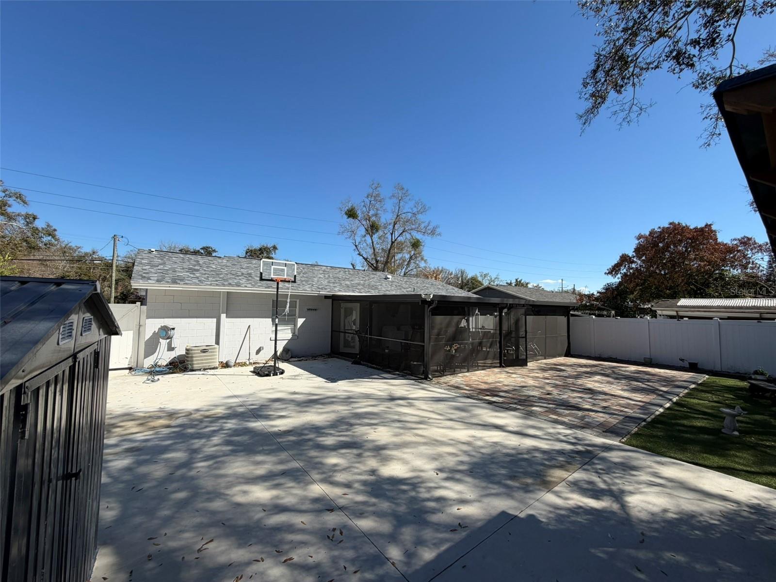 Image 42 of 43 For 911 Maydell Drive