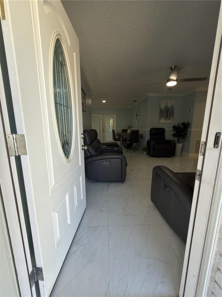 Image 6 of 43 For 911 Maydell Drive