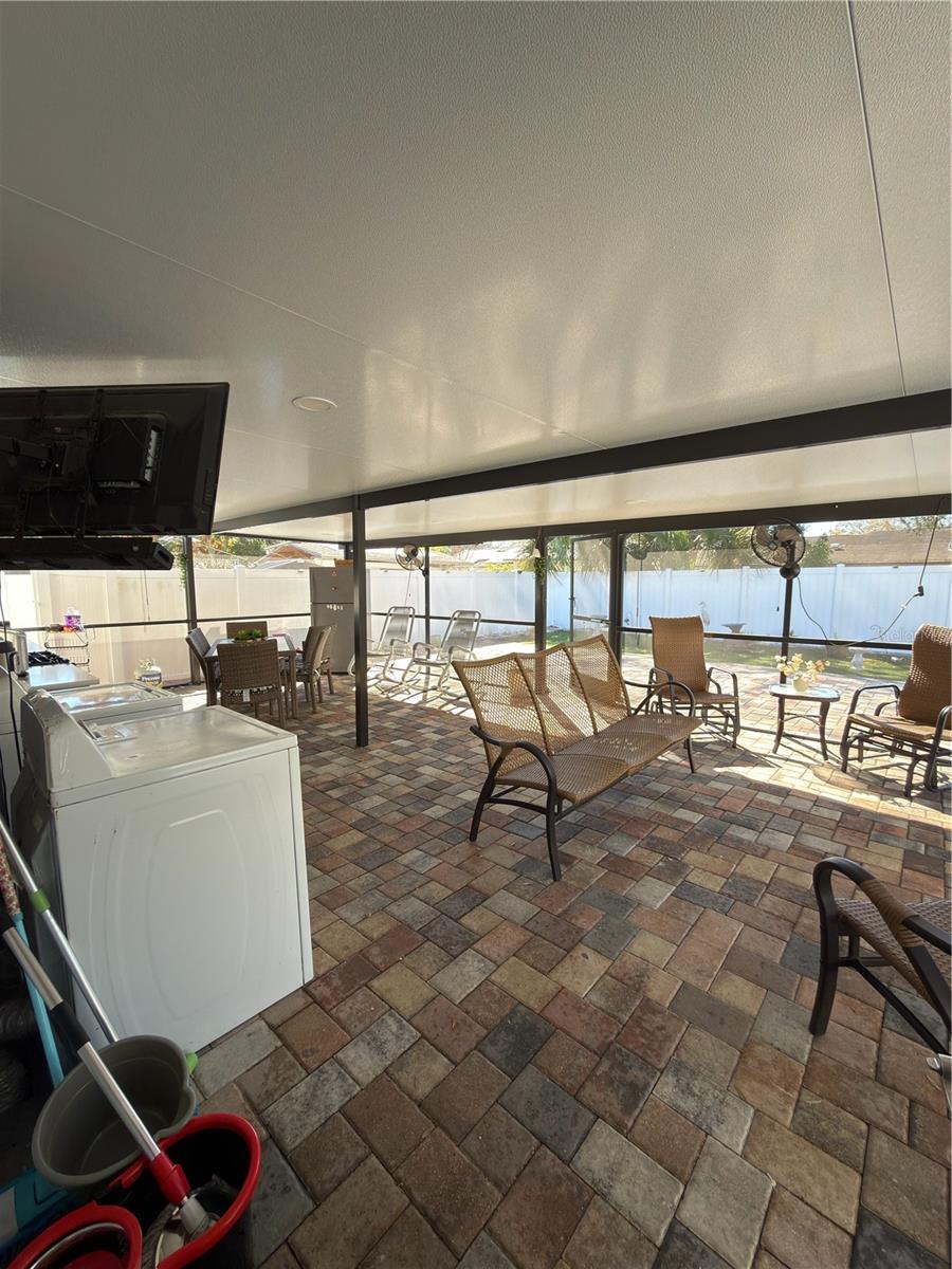 Image 7 of 43 For 911 Maydell Drive