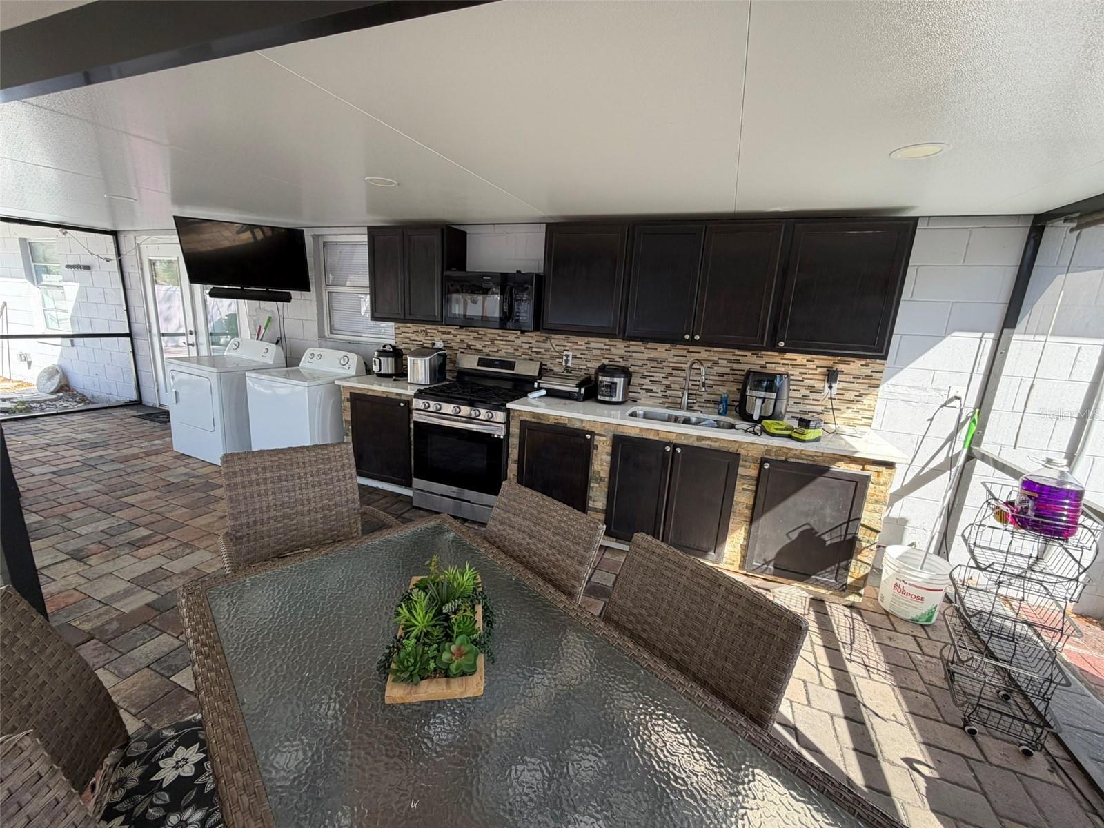 Image 8 of 43 For 911 Maydell Drive