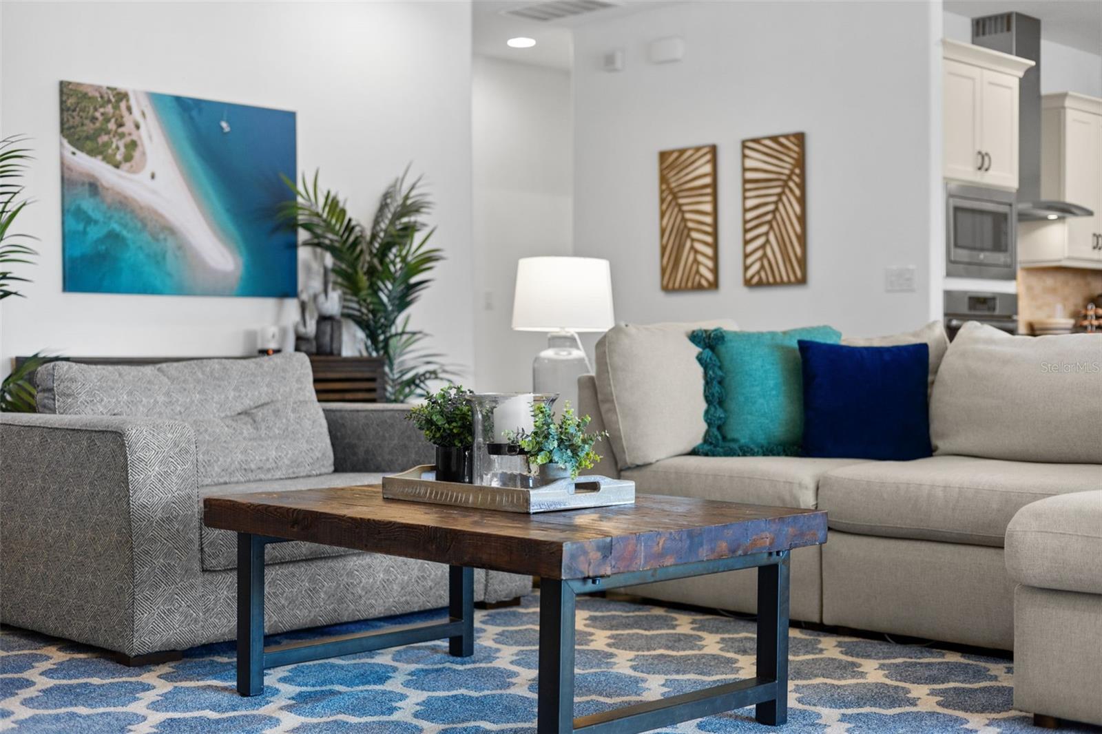 Listing photo id 8 for 10274 Blossom Trail