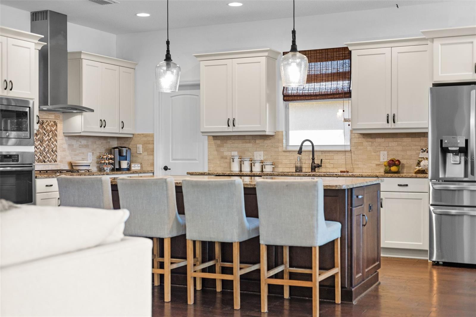 Listing photo id 13 for 10274 Blossom Trail