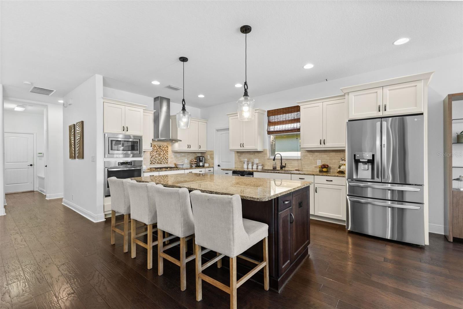 Listing photo id 16 for 10274 Blossom Trail