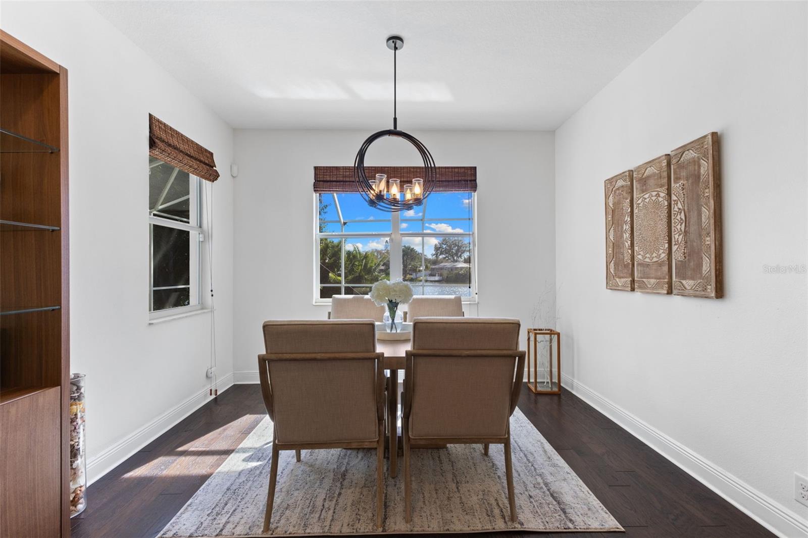 Listing photo id 18 for 10274 Blossom Trail