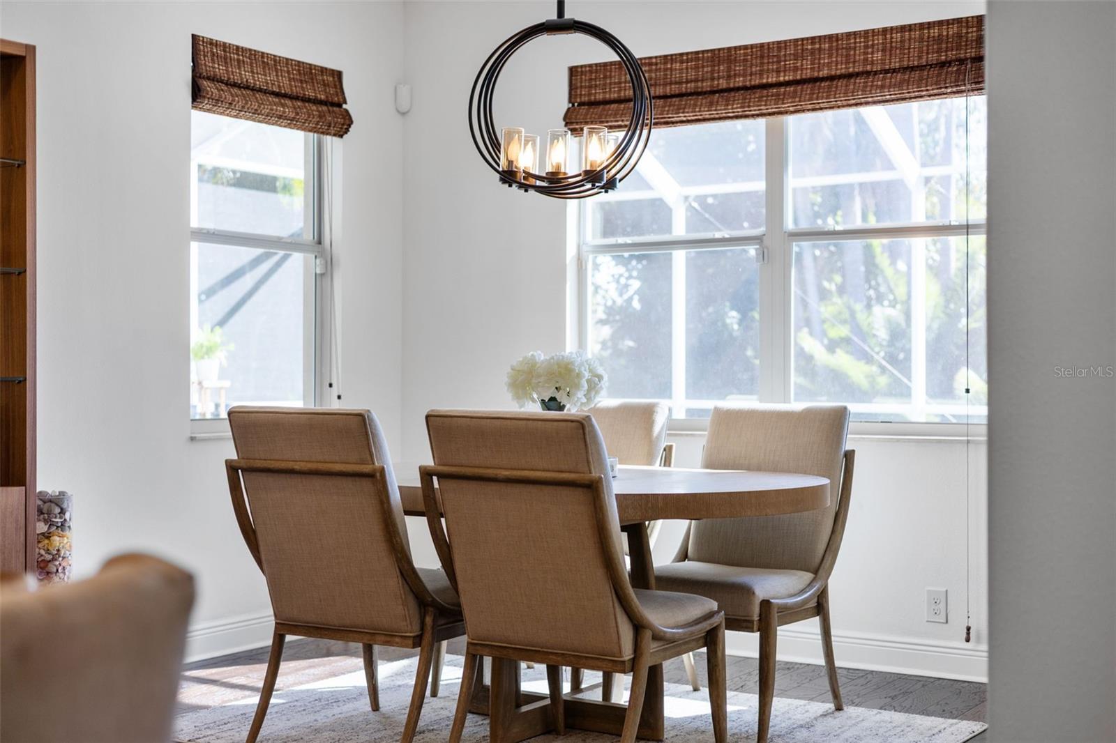 Listing photo id 19 for 10274 Blossom Trail