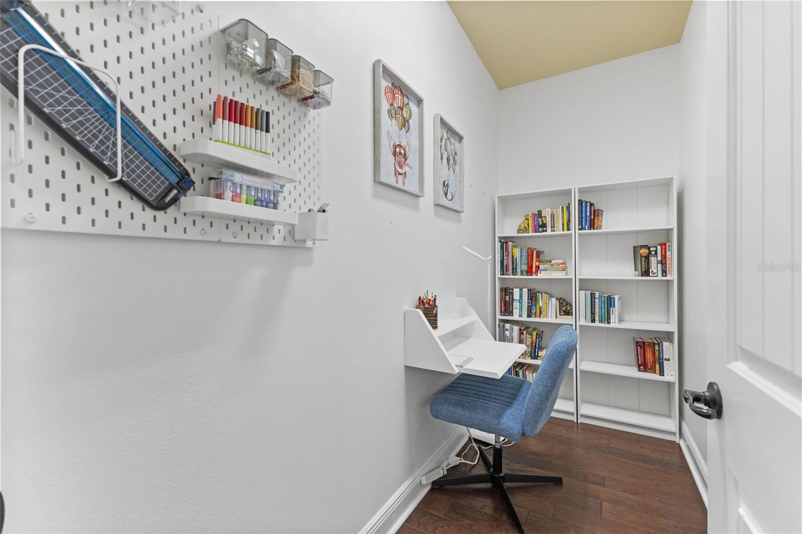 Listing photo id 21 for 10274 Blossom Trail