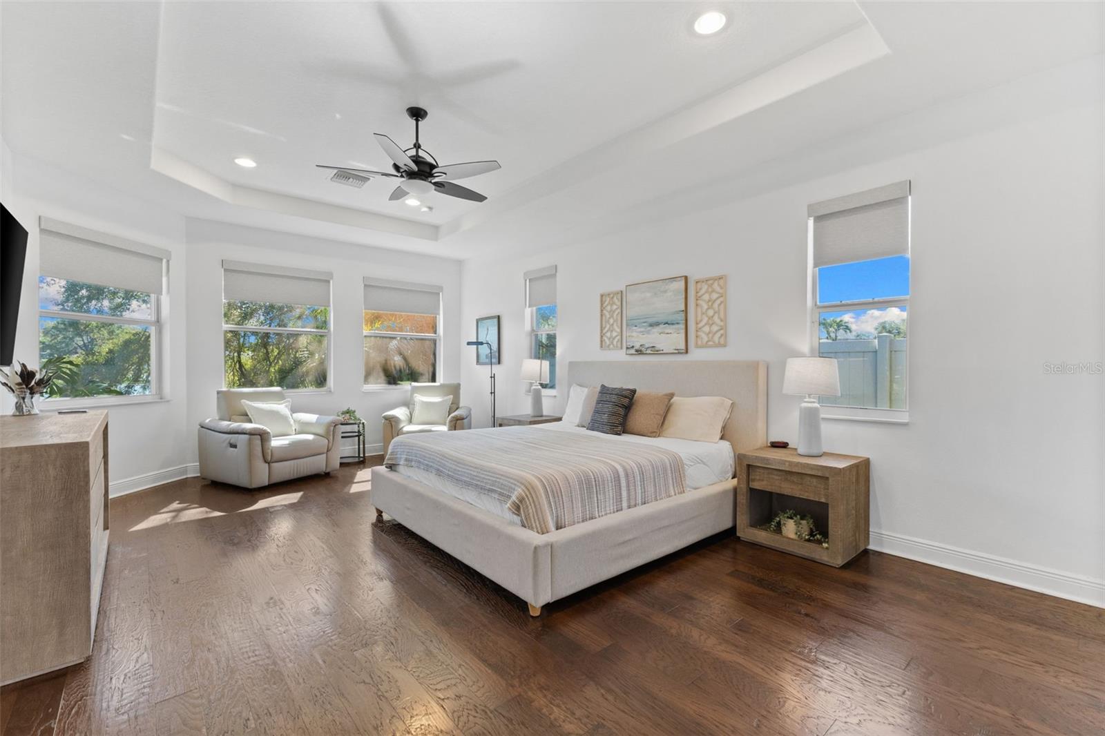 Listing photo id 23 for 10274 Blossom Trail