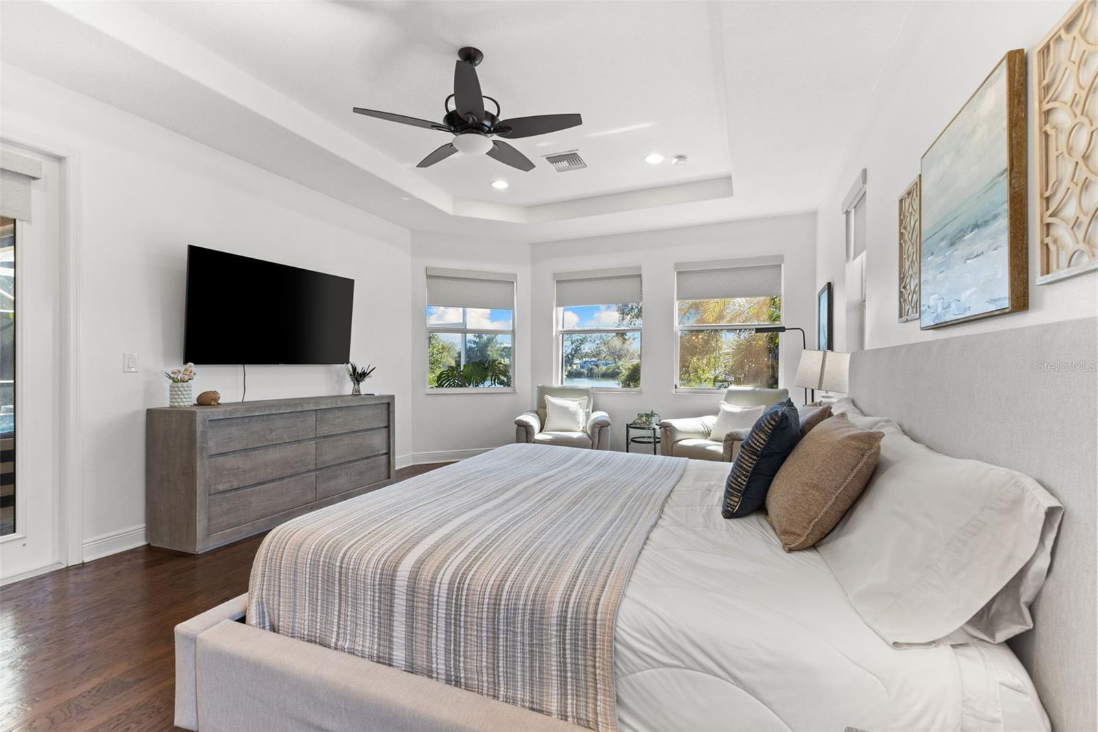 Listing photo id 24 for 10274 Blossom Trail