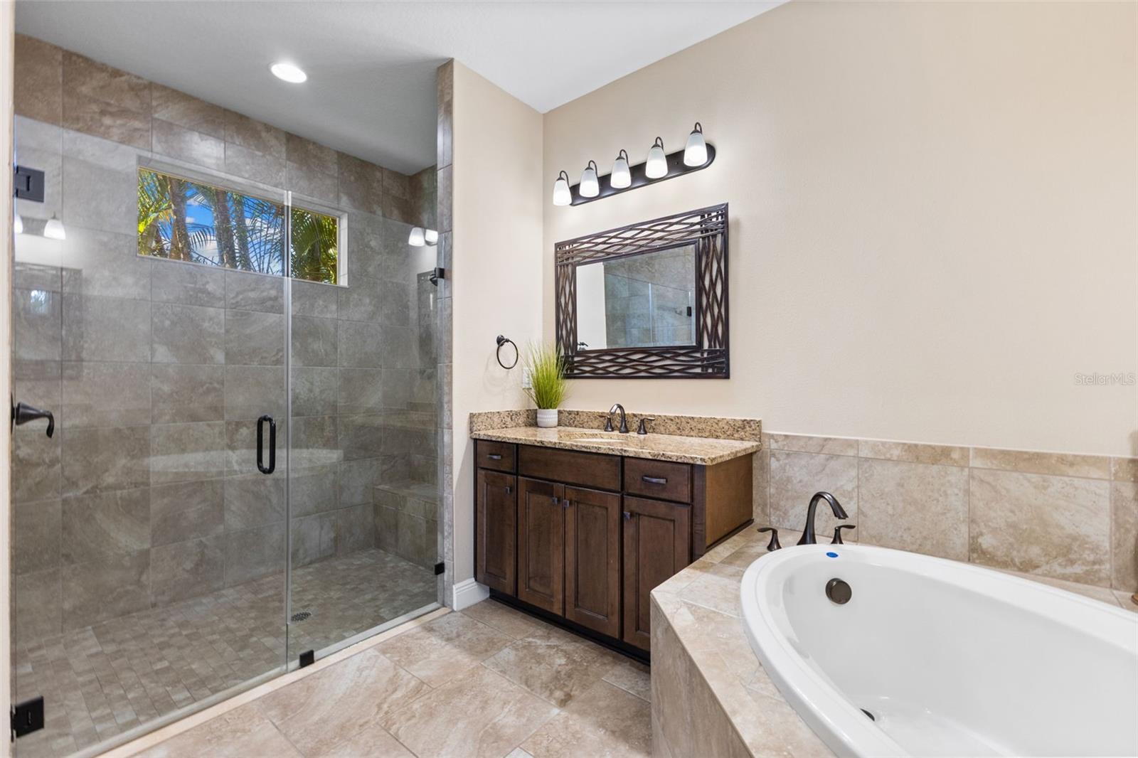 Listing photo id 26 for 10274 Blossom Trail