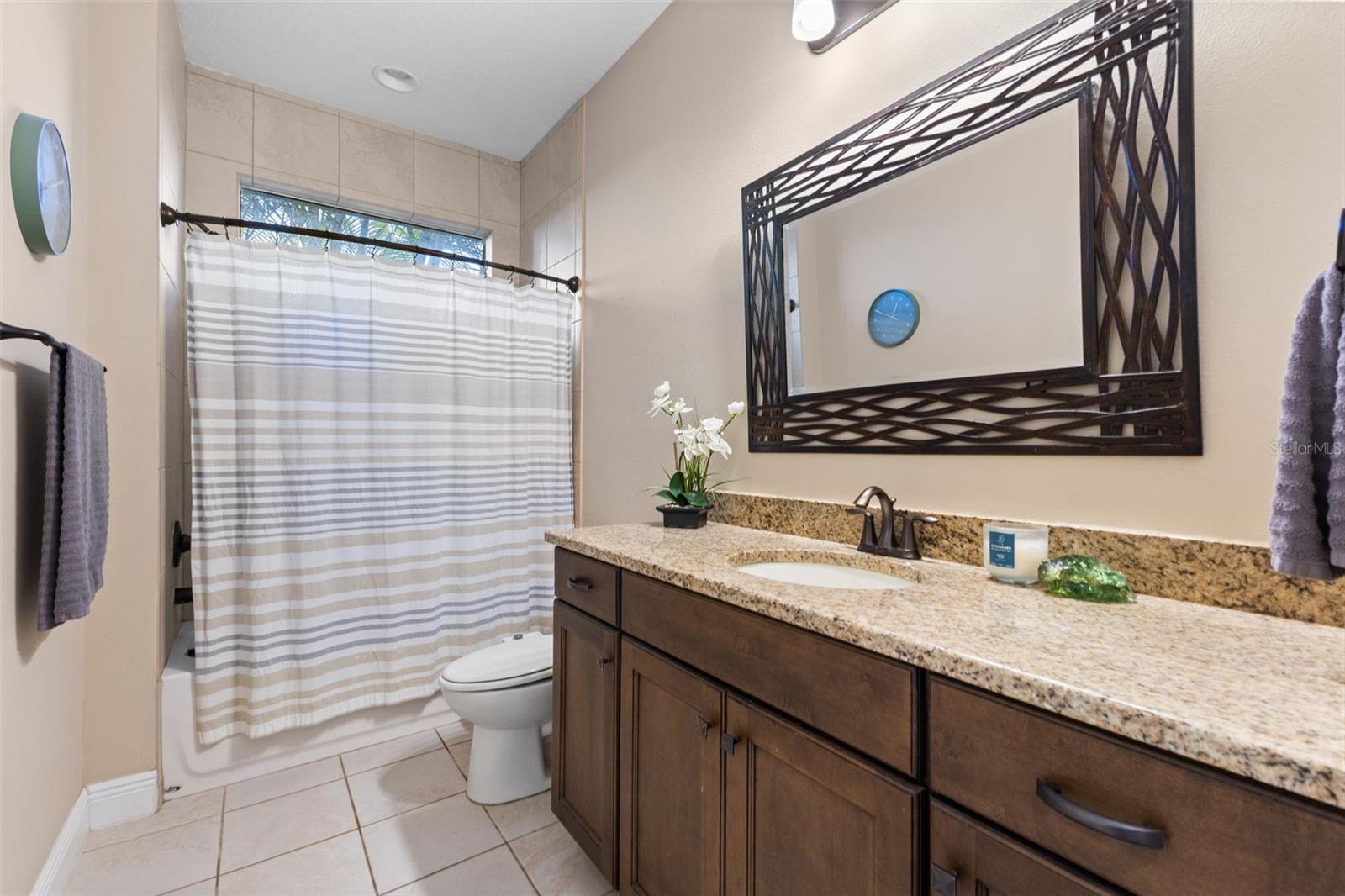 Listing photo id 32 for 10274 Blossom Trail