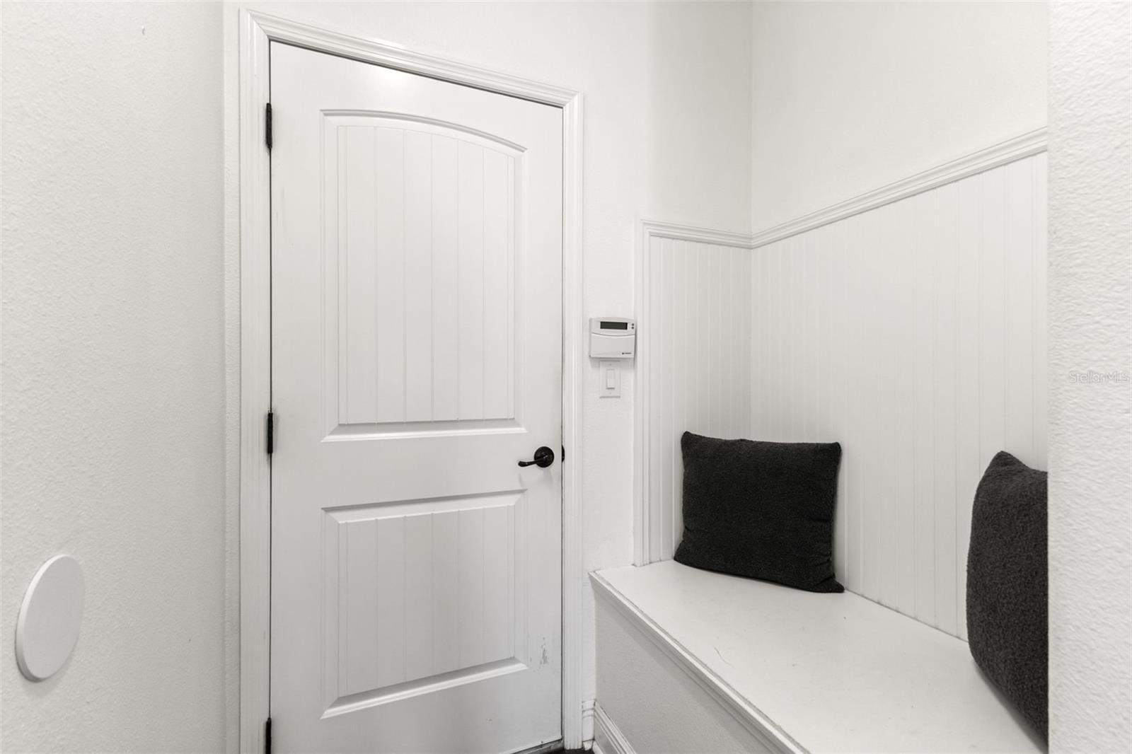 Listing photo id 34 for 10274 Blossom Trail