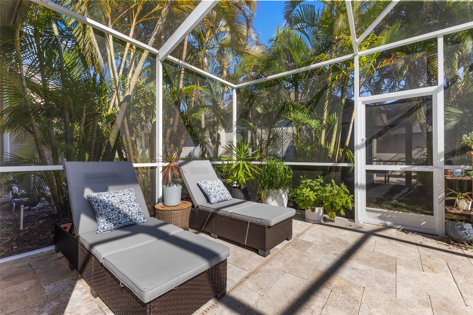 Listing photo id 41 for 10274 Blossom Trail