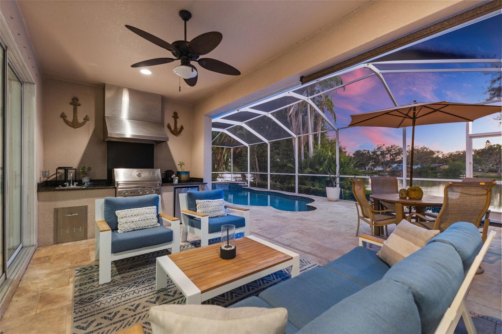 Listing photo id 3 for 10274 Blossom Trail