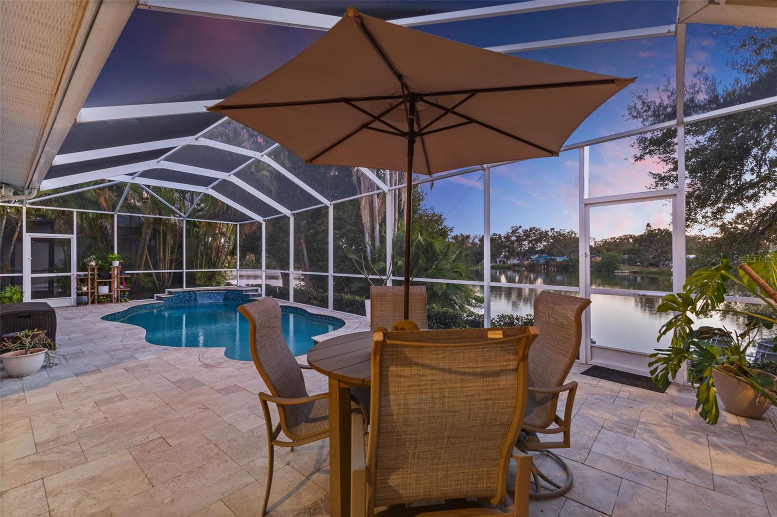 Listing photo id 61 for 10274 Blossom Trail