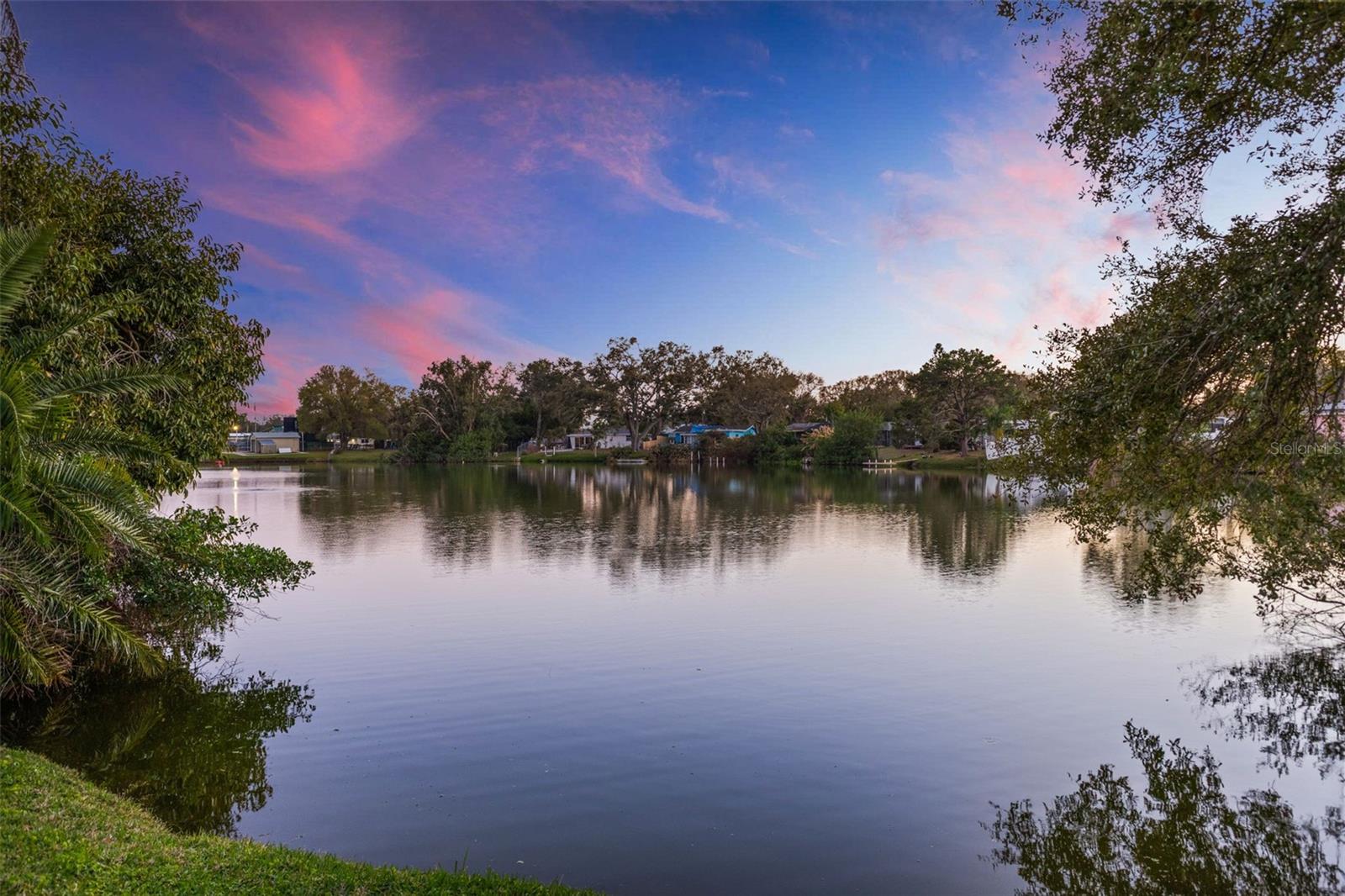 Listing photo id 63 for 10274 Blossom Trail