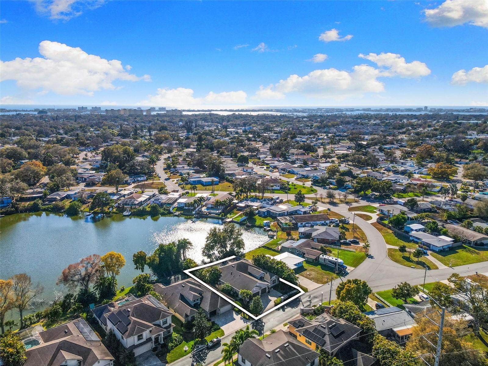 Listing photo id 65 for 10274 Blossom Trail