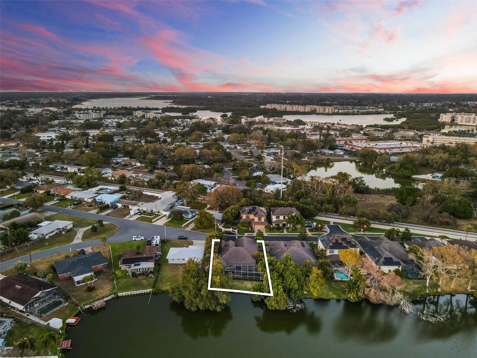 Listing photo id 67 for 10274 Blossom Trail