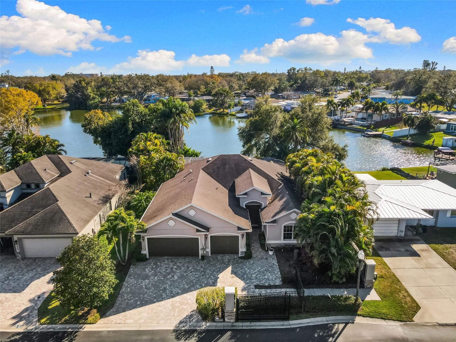 Listing photo id 68 for 10274 Blossom Trail