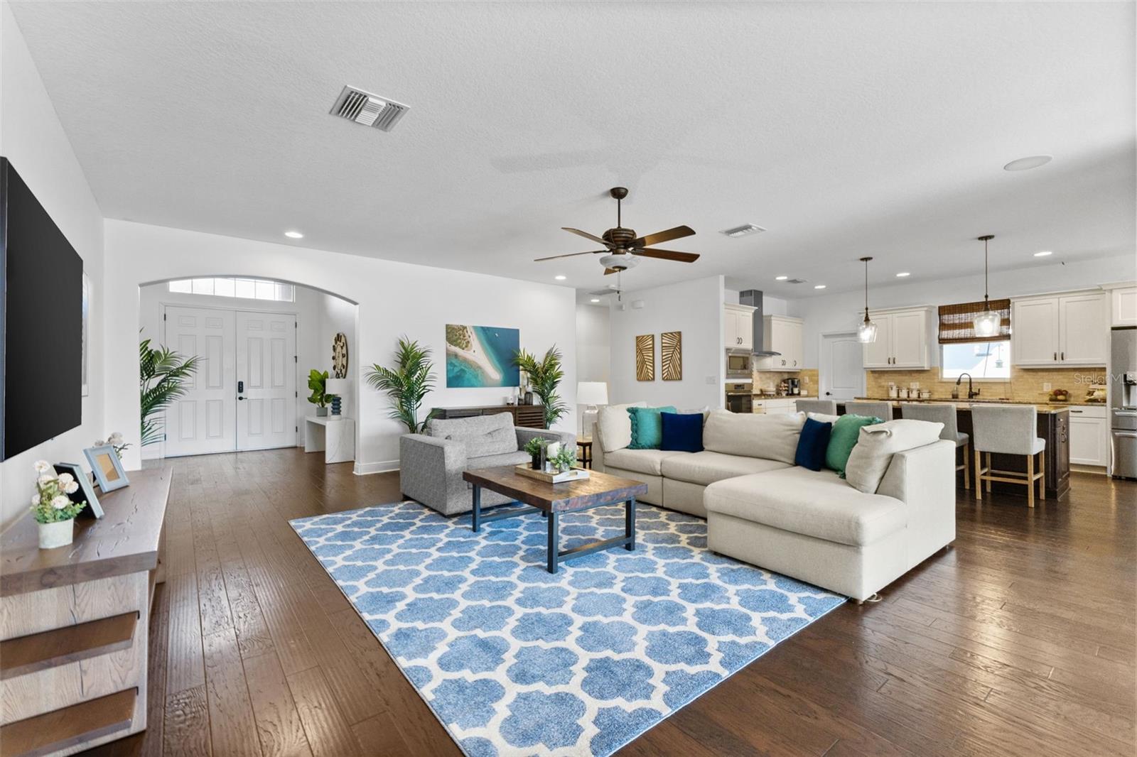 Listing photo id 7 for 10274 Blossom Trail