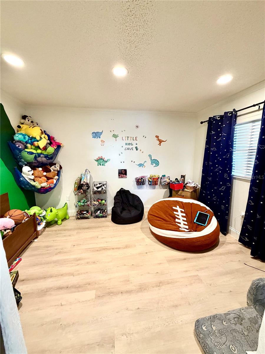 Image 16 of 36 For 6037 Cricket Drive