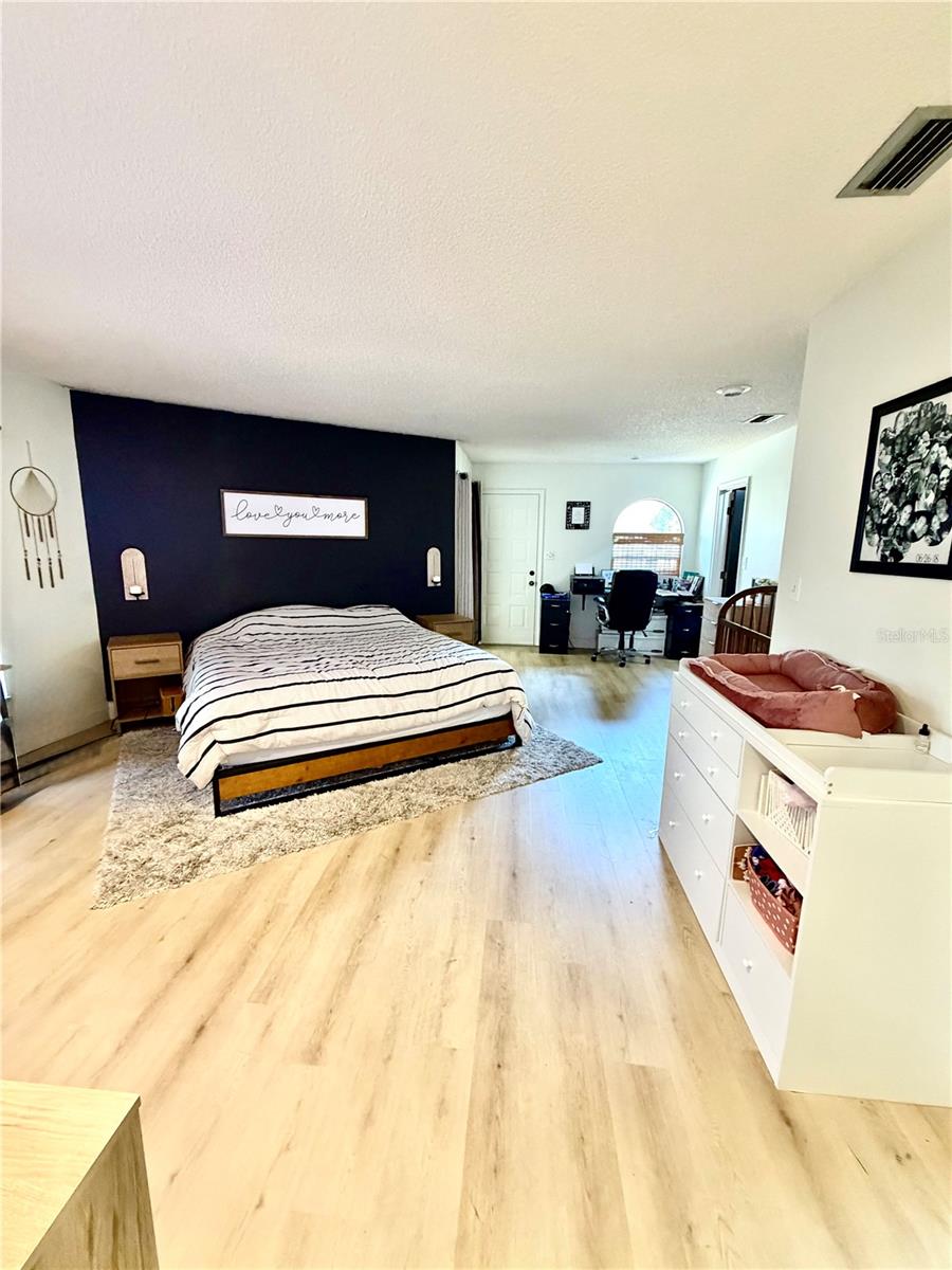 Image 18 of 36 For 6037 Cricket Drive