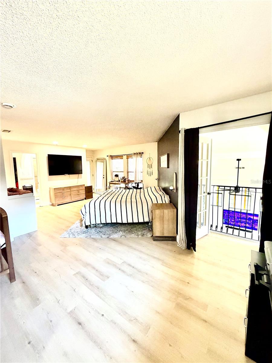 Image 21 of 36 For 6037 Cricket Drive