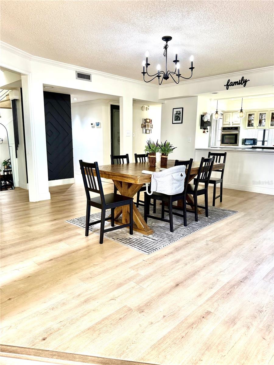 Image 5 of 36 For 6037 Cricket Drive