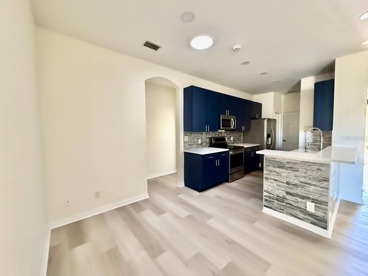 Image 12 of 31 For 8530 Alexandra Arbor Lane