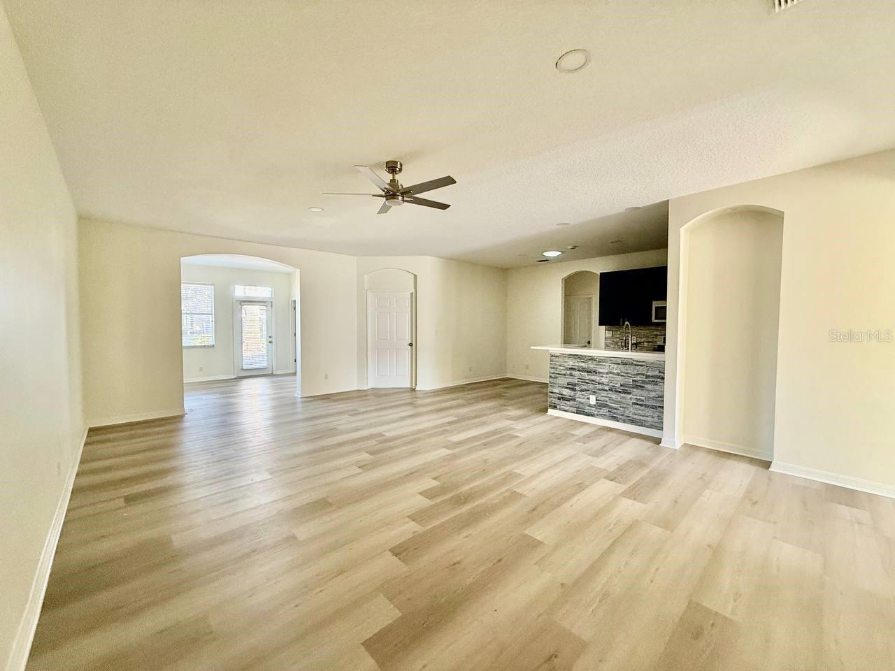 Image 9 of 31 For 8530 Alexandra Arbor Lane