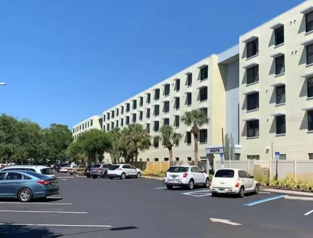 Image 9 of 10 For 701 Madison Avenue 422