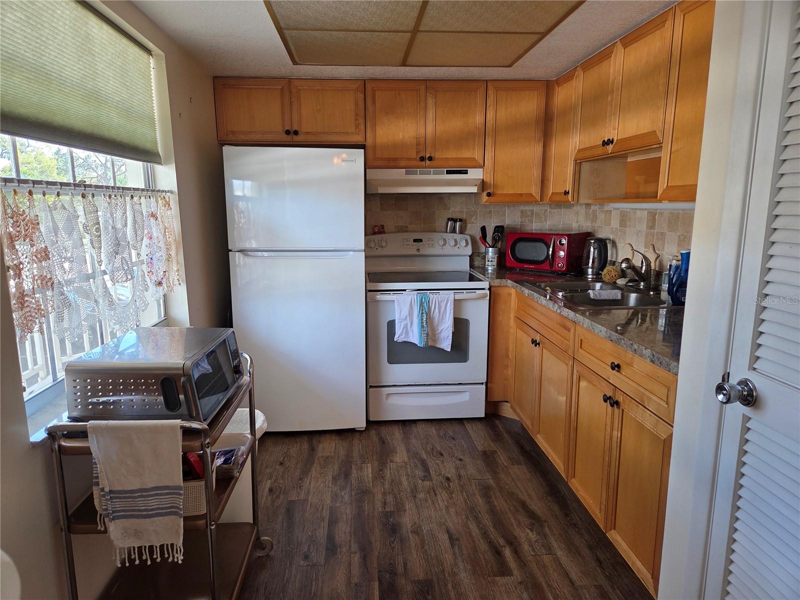 Image 2 of 41 For 960 Virginia Street 207