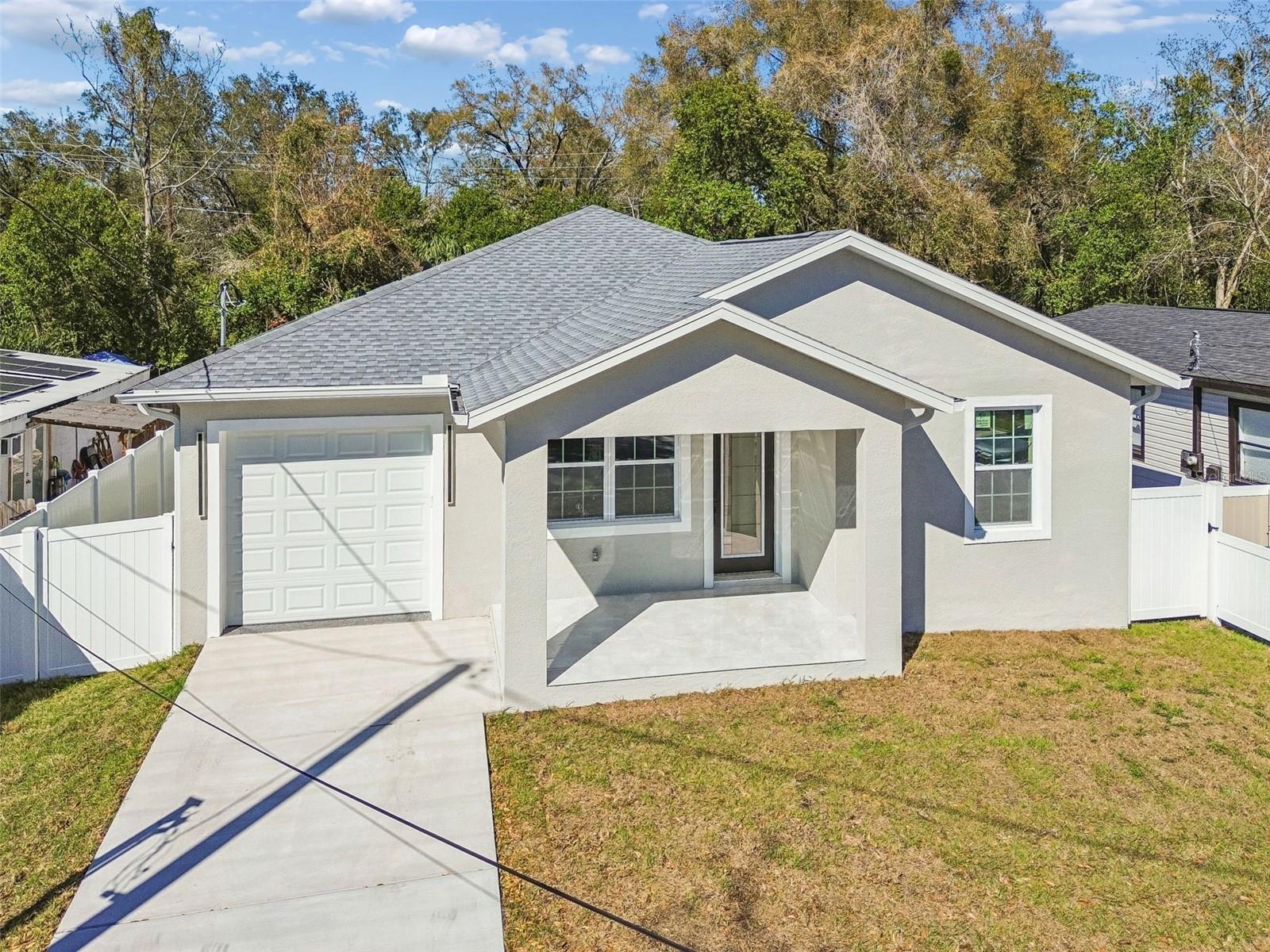 Listing photo id 0 for 706 Lexington Boulevard