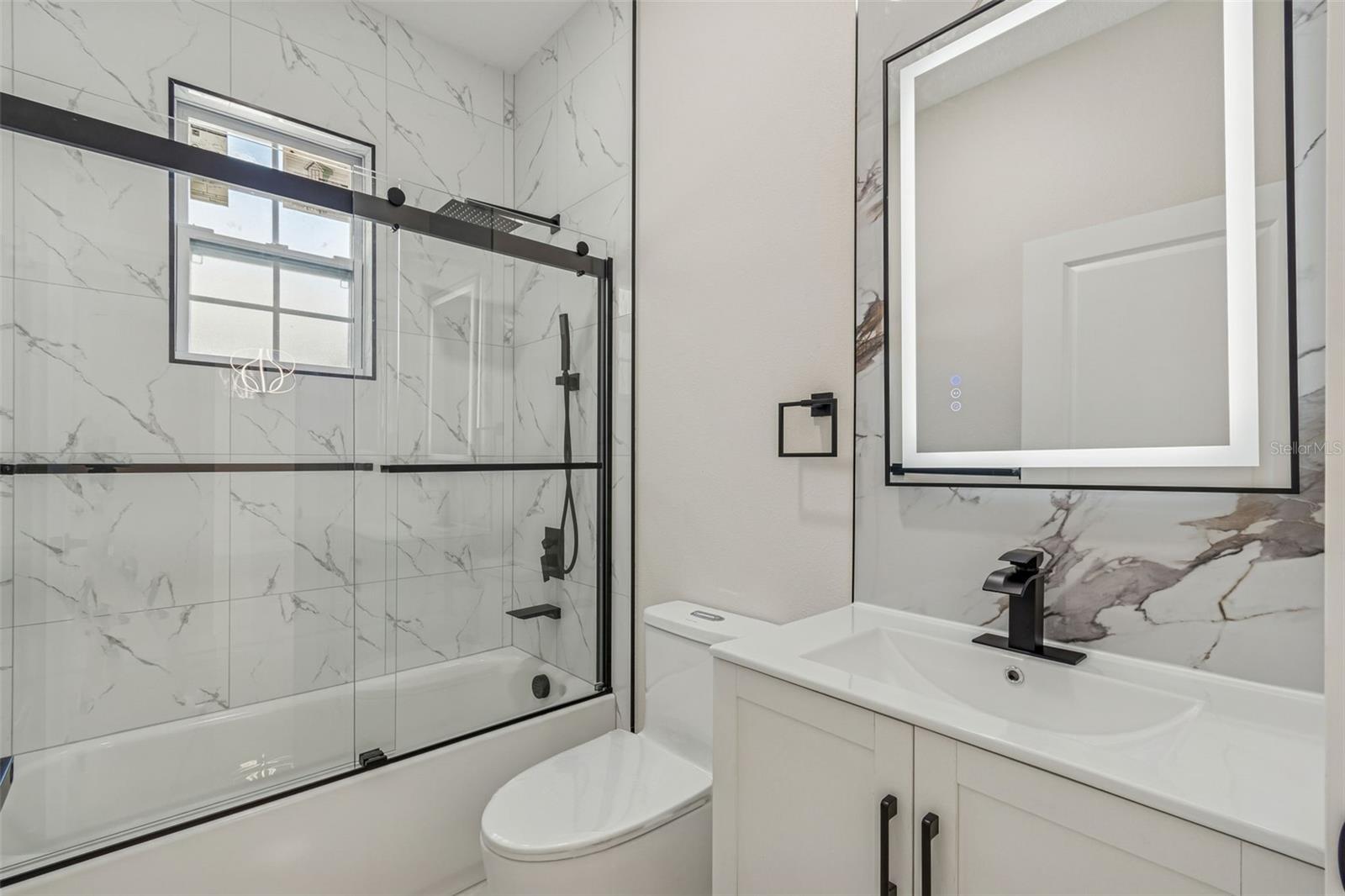 Listing photo id 24 for 706 Lexington Boulevard
