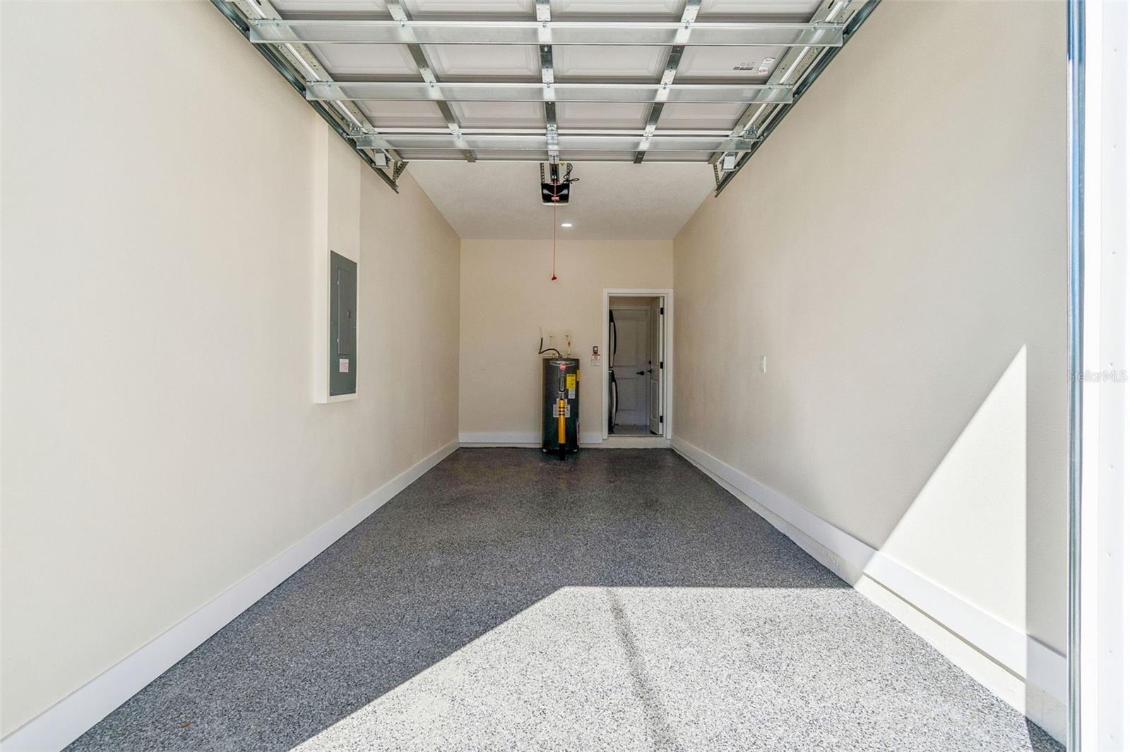 Listing photo id 38 for 706 Lexington Boulevard