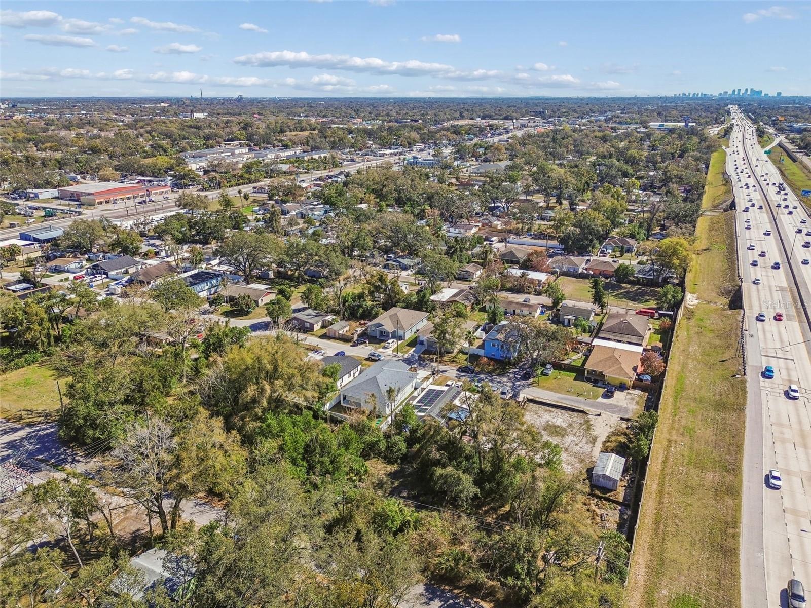 Listing photo id 47 for 706 Lexington Boulevard