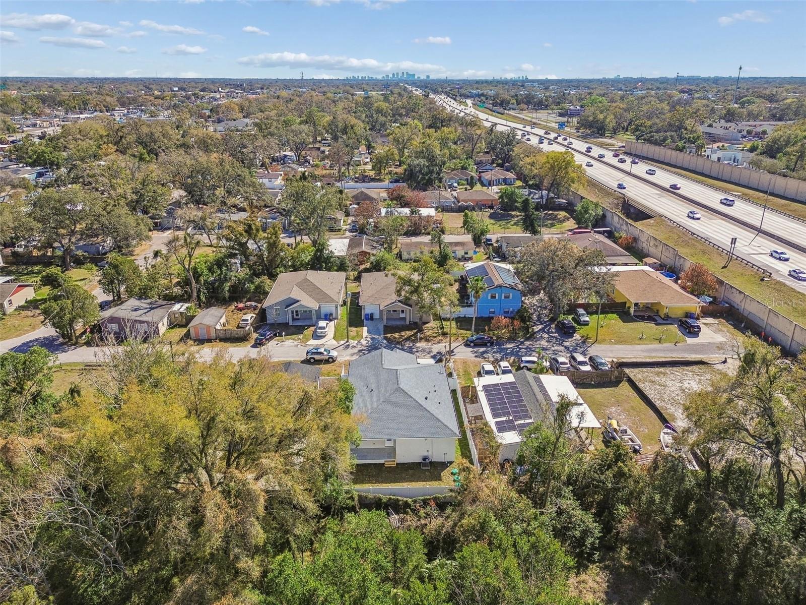 Listing photo id 49 for 706 Lexington Boulevard