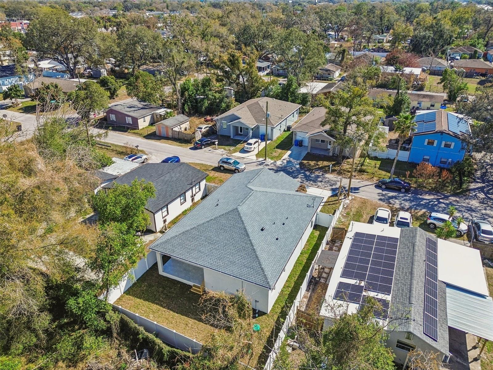 Listing photo id 51 for 706 Lexington Boulevard