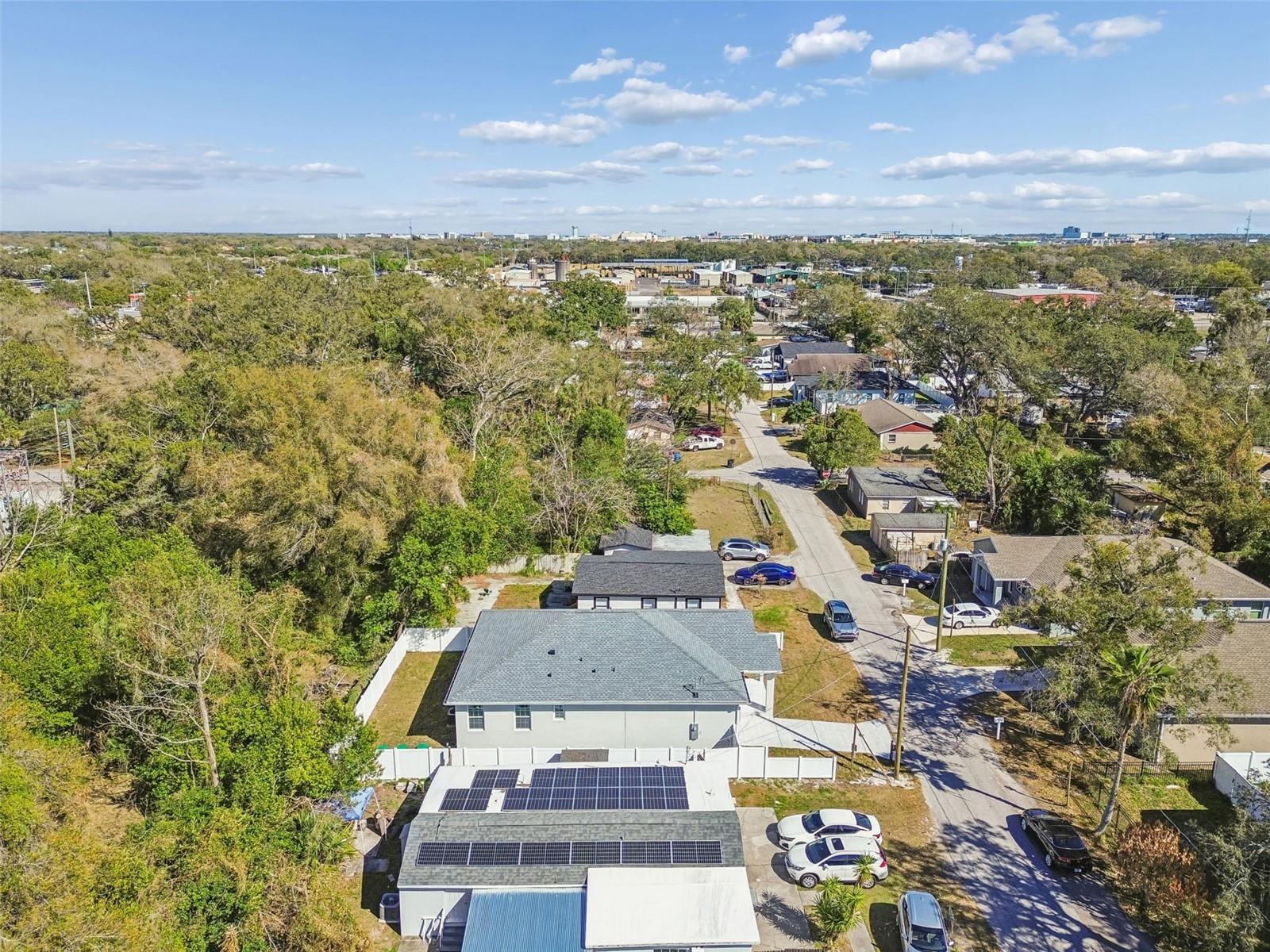 Listing photo id 54 for 706 Lexington Boulevard